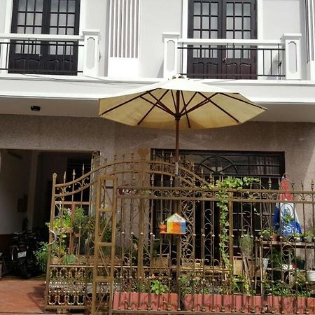 Little Home Hostel Vinh Hai Екстер'єр фото