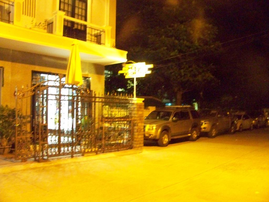 Little Home Hostel Vinh Hai Екстер'єр фото