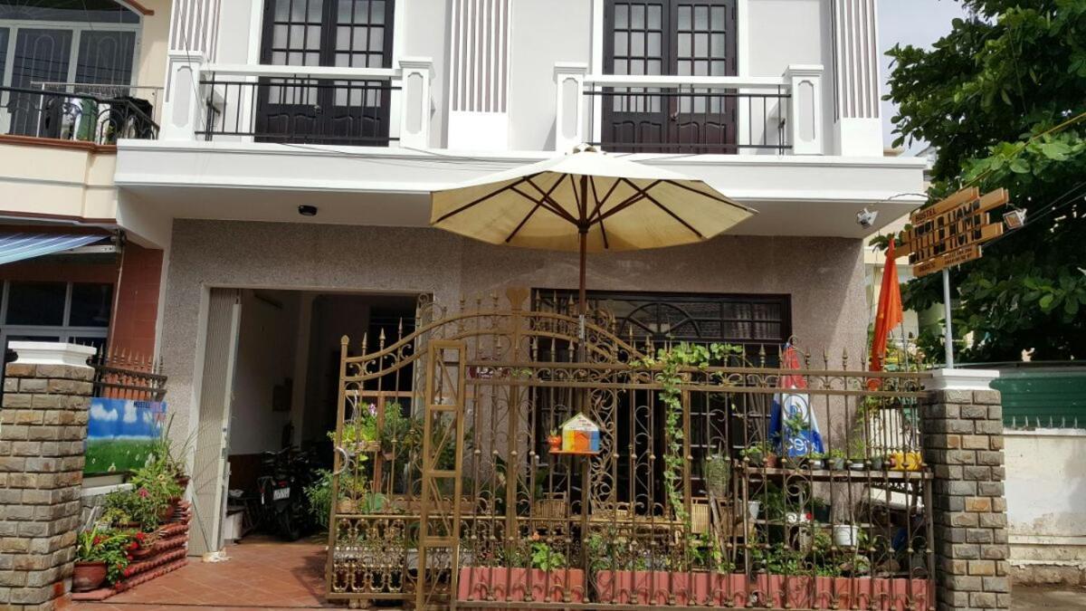Little Home Hostel Vinh Hai Екстер'єр фото
