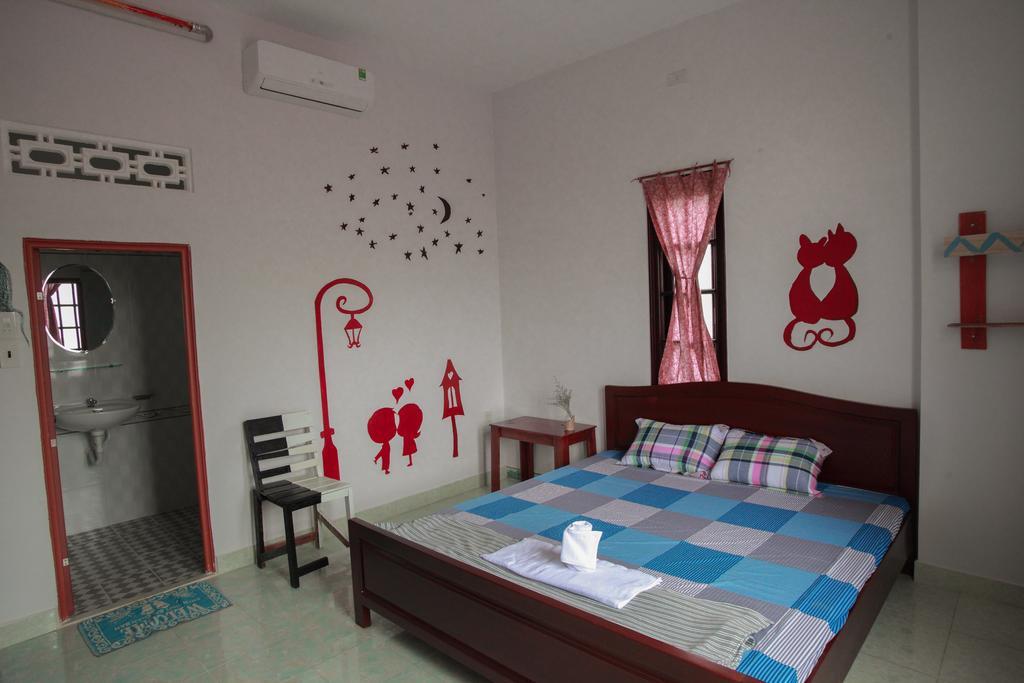 Little Home Hostel Vinh Hai Номер фото