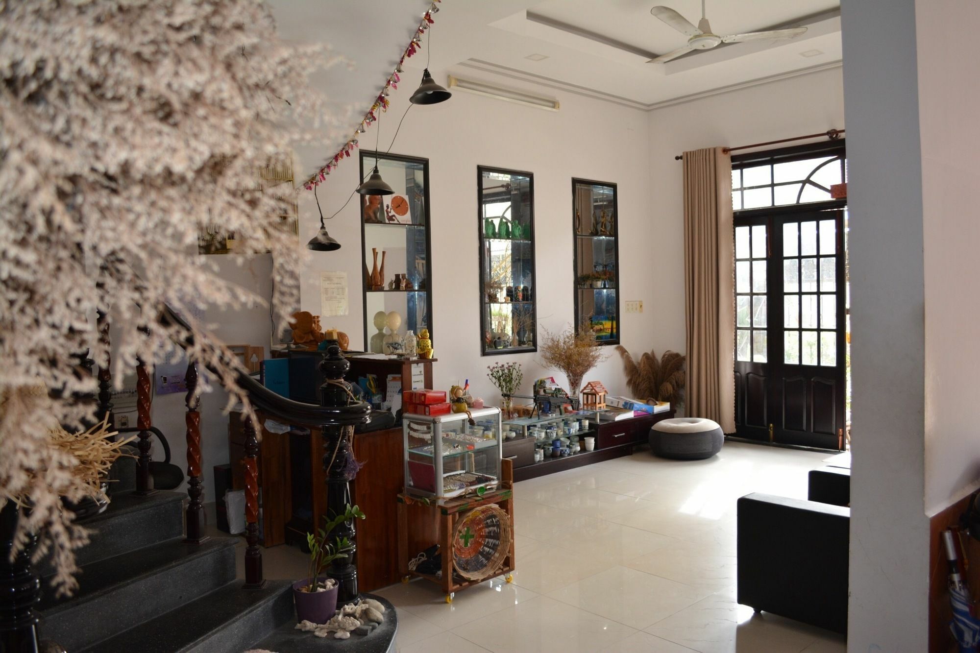 Little Home Hostel Vinh Hai Екстер'єр фото